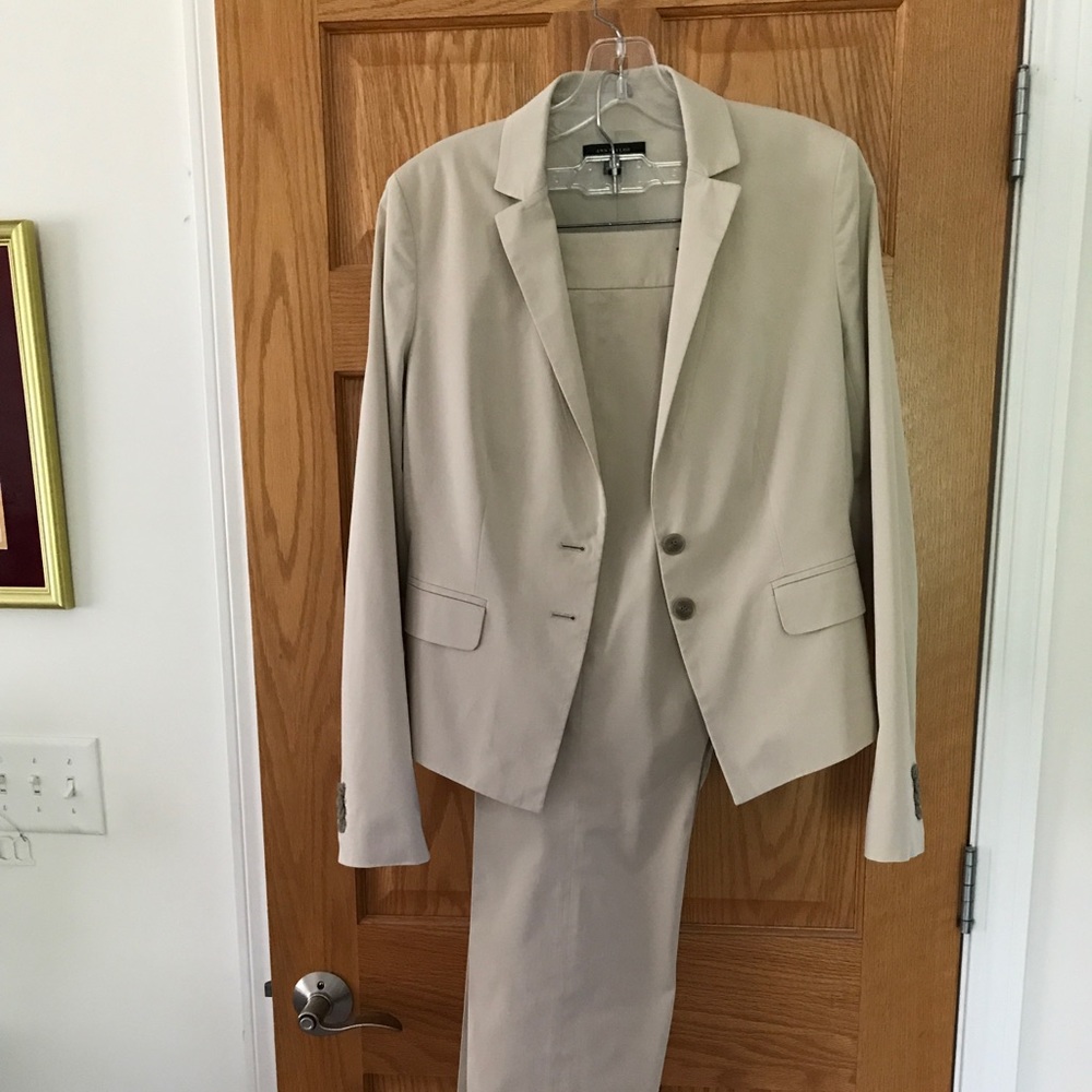 Ann Taylor lt tan pant suit